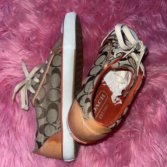🌸Khaki coach logo sneakers🌸 - Picture 5 of 6